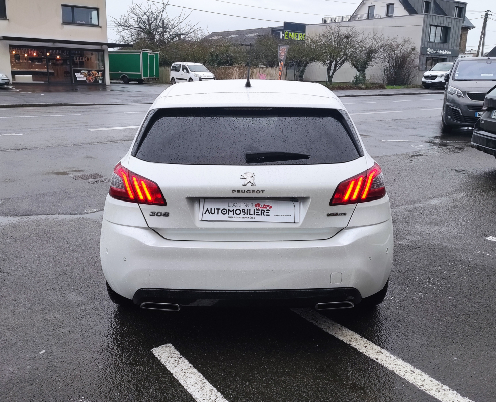 Peugeot 308 — 8