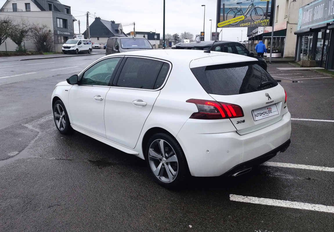Peugeot 308 — 9