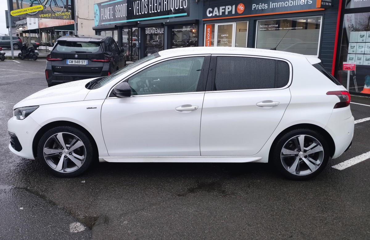 Peugeot 308 — 10