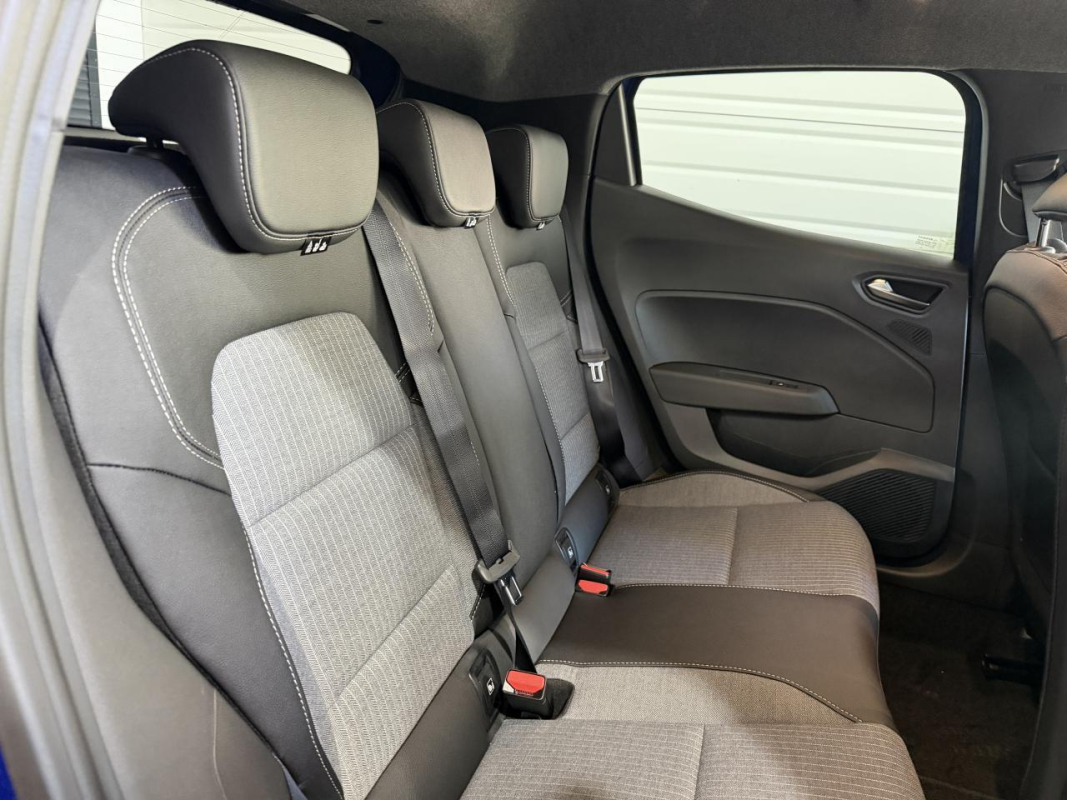 Renault Clio — 10