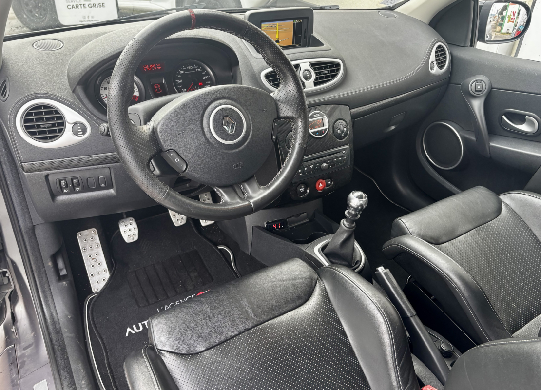 Renault Clio — 11