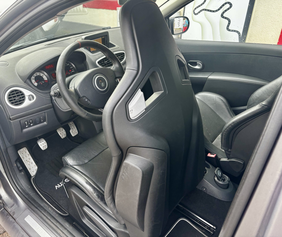 Renault Clio — 20