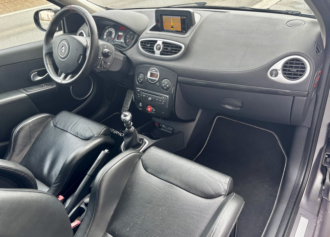 Renault Clio — 15