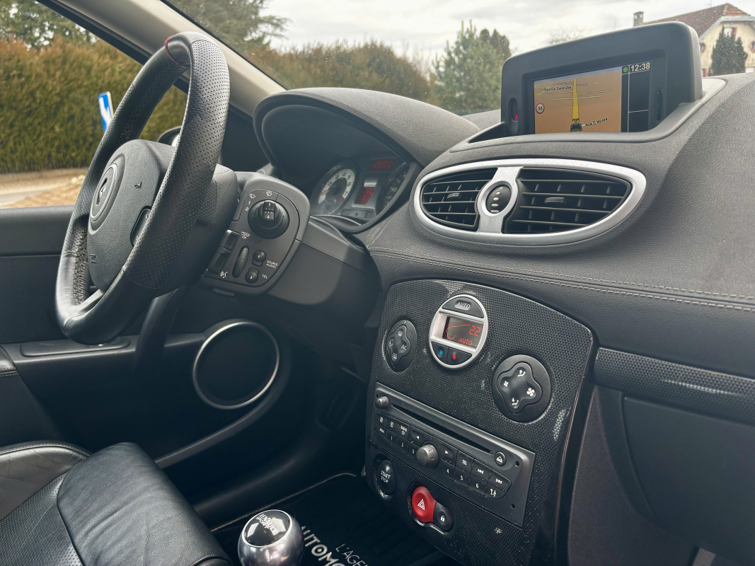 Renault Clio — 30