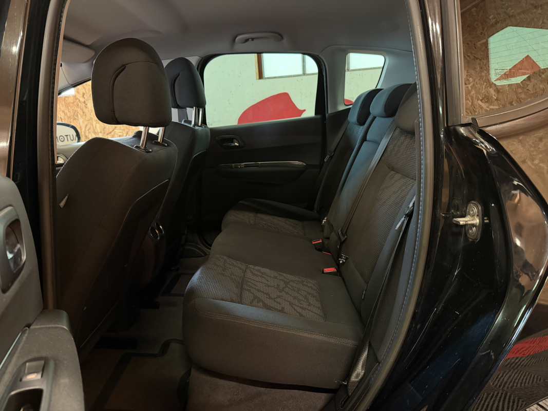 Peugeot 3008 — 13