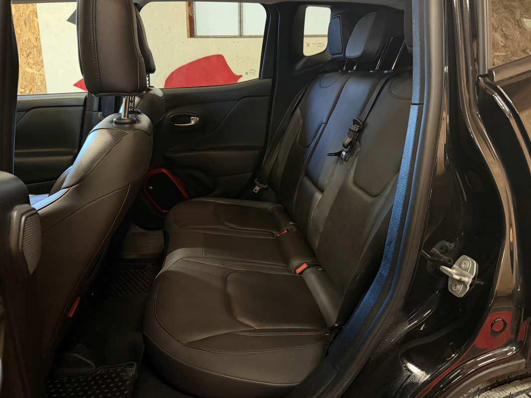 Jeep Renegade — 16