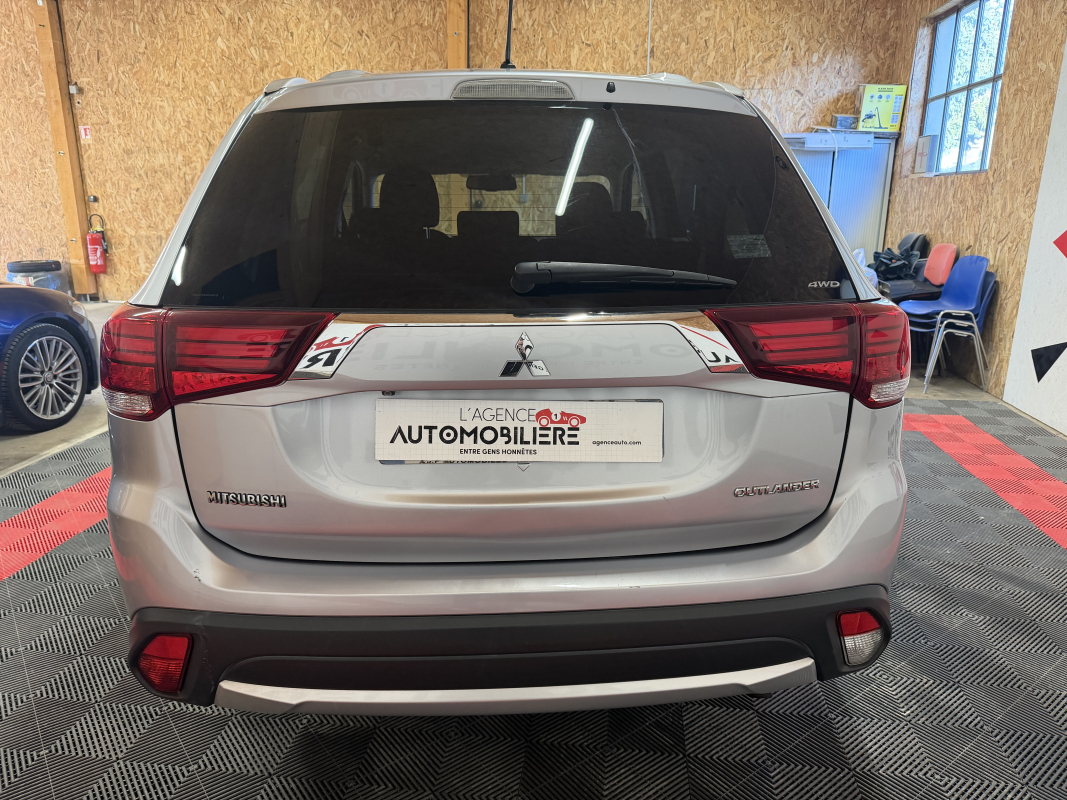 Mitsubishi Outlander — 4