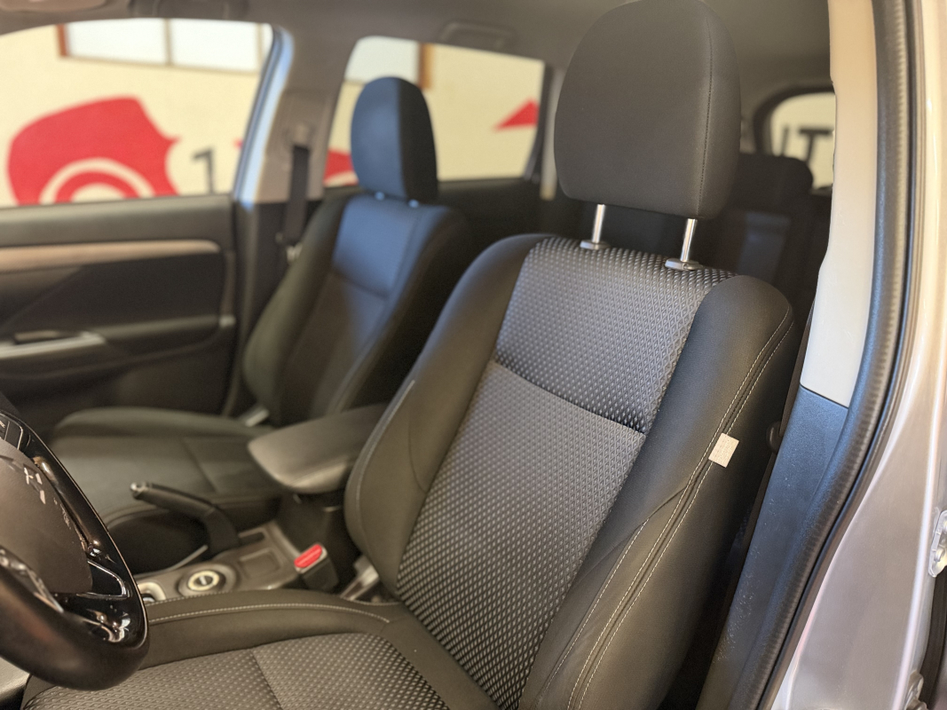 Mitsubishi Outlander — 10