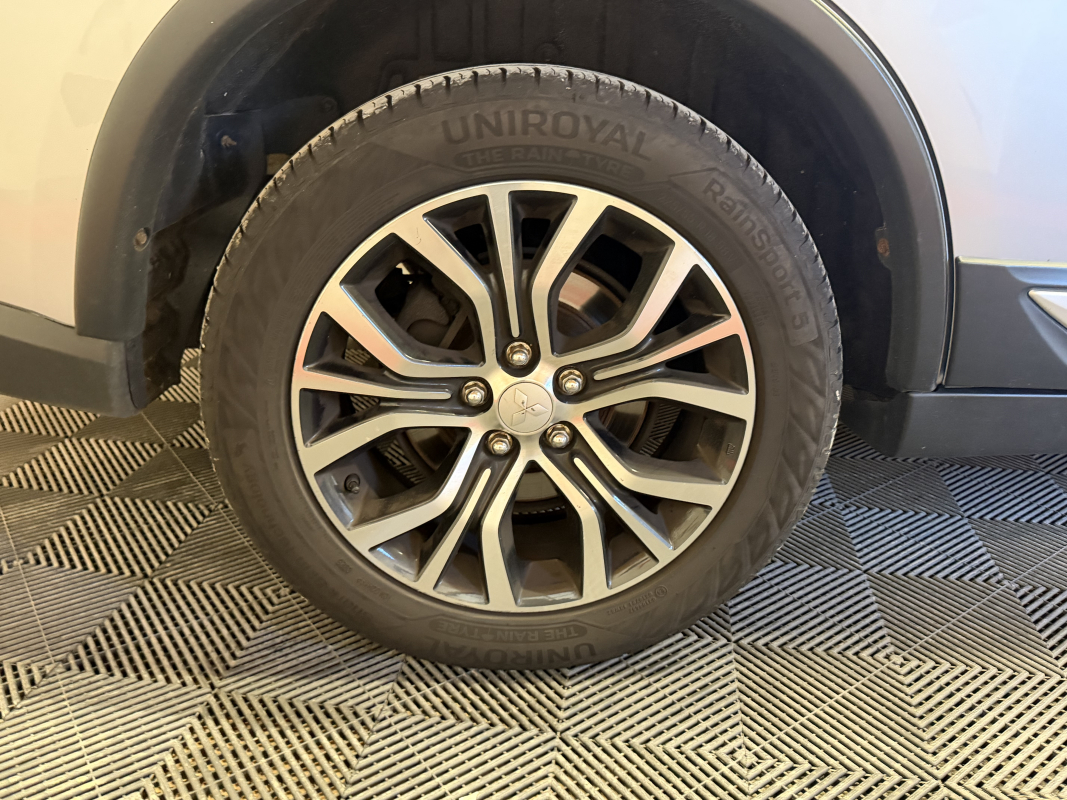 Mitsubishi Outlander — 20