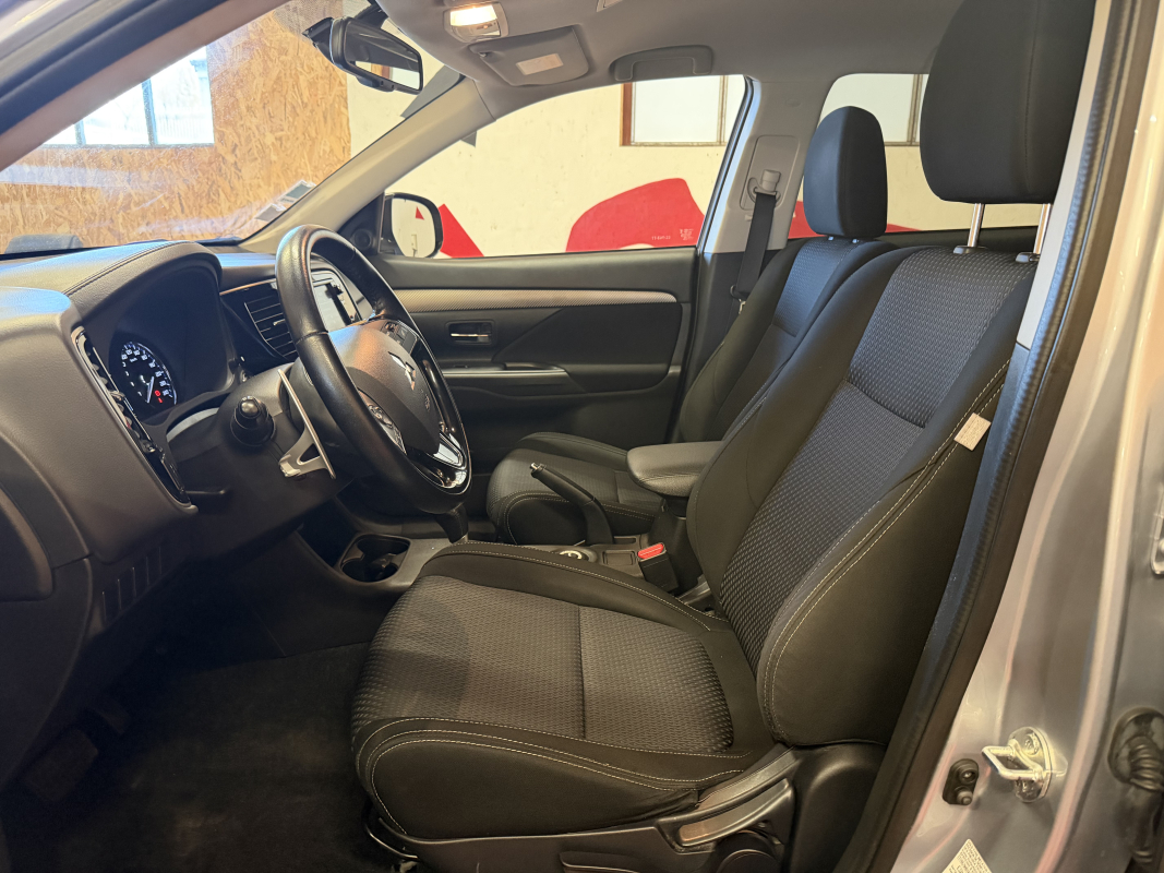 Mitsubishi Outlander — 8
