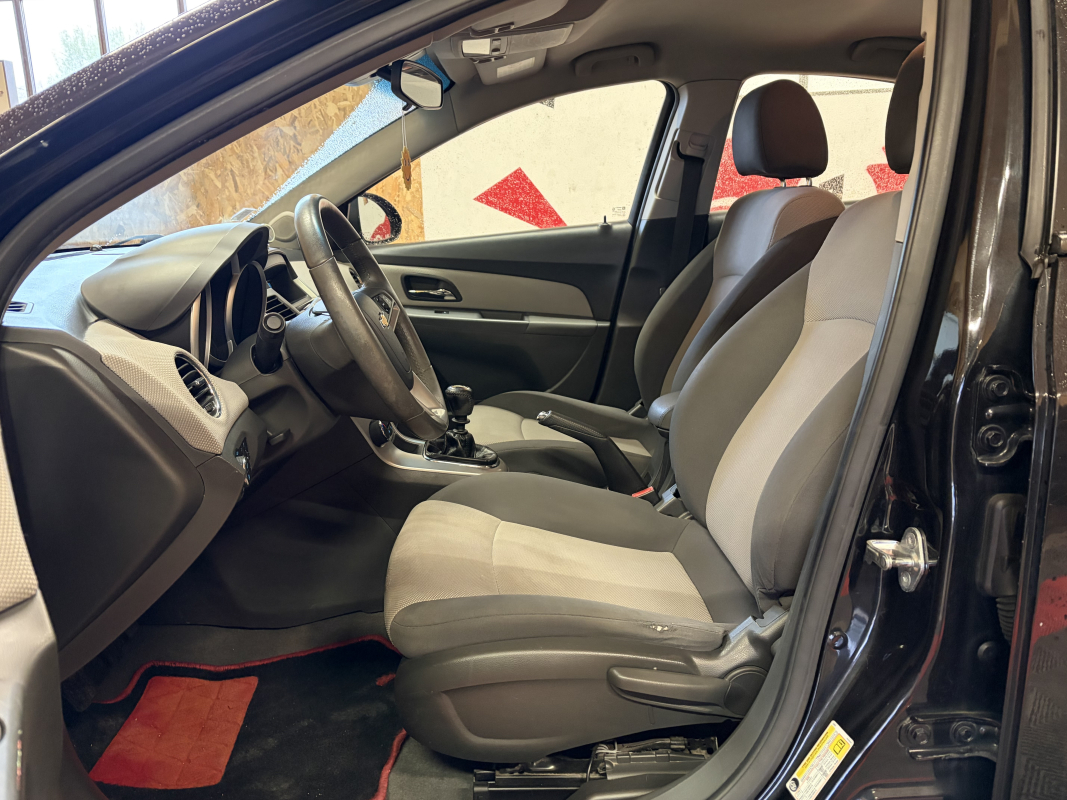 Chevrolet Cruze — 8