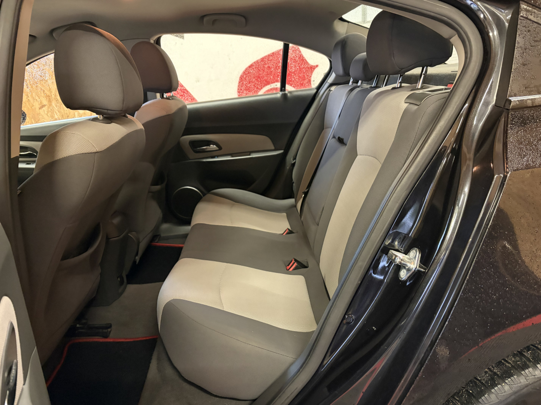 Chevrolet Cruze — 13