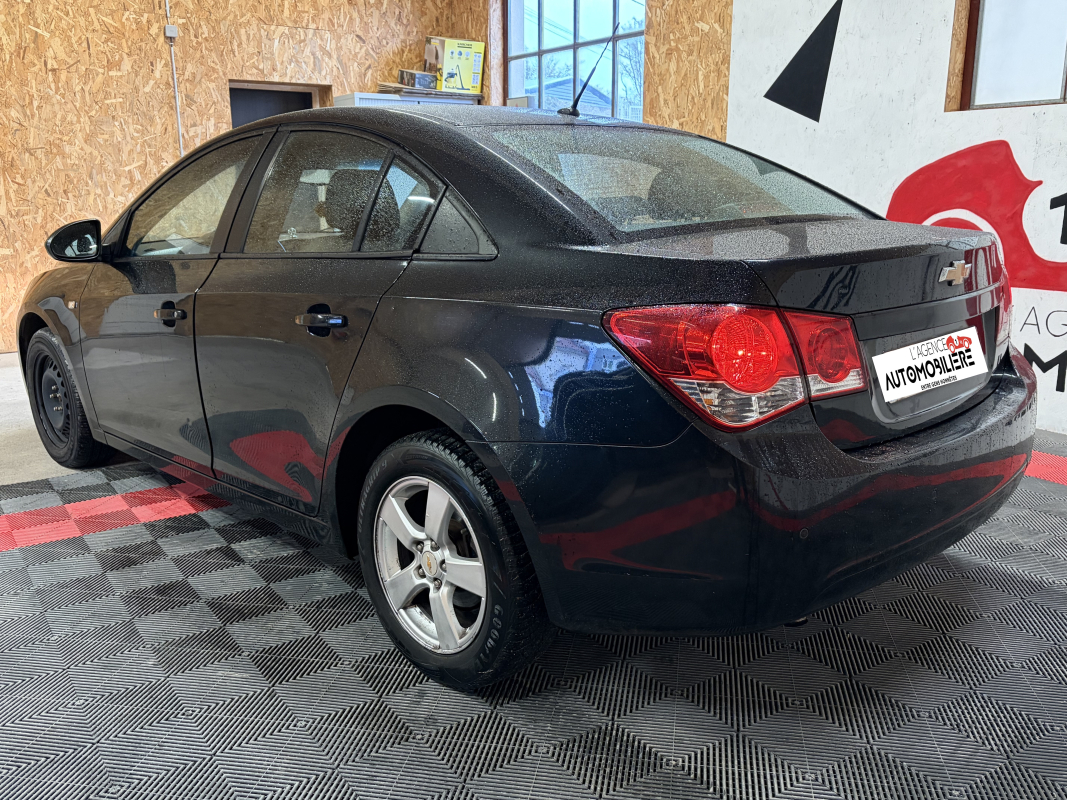 Chevrolet Cruze — 3