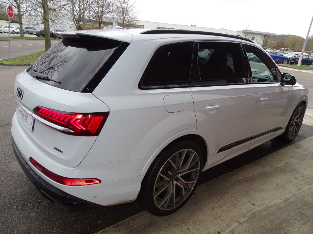 Audi Q7 — 7