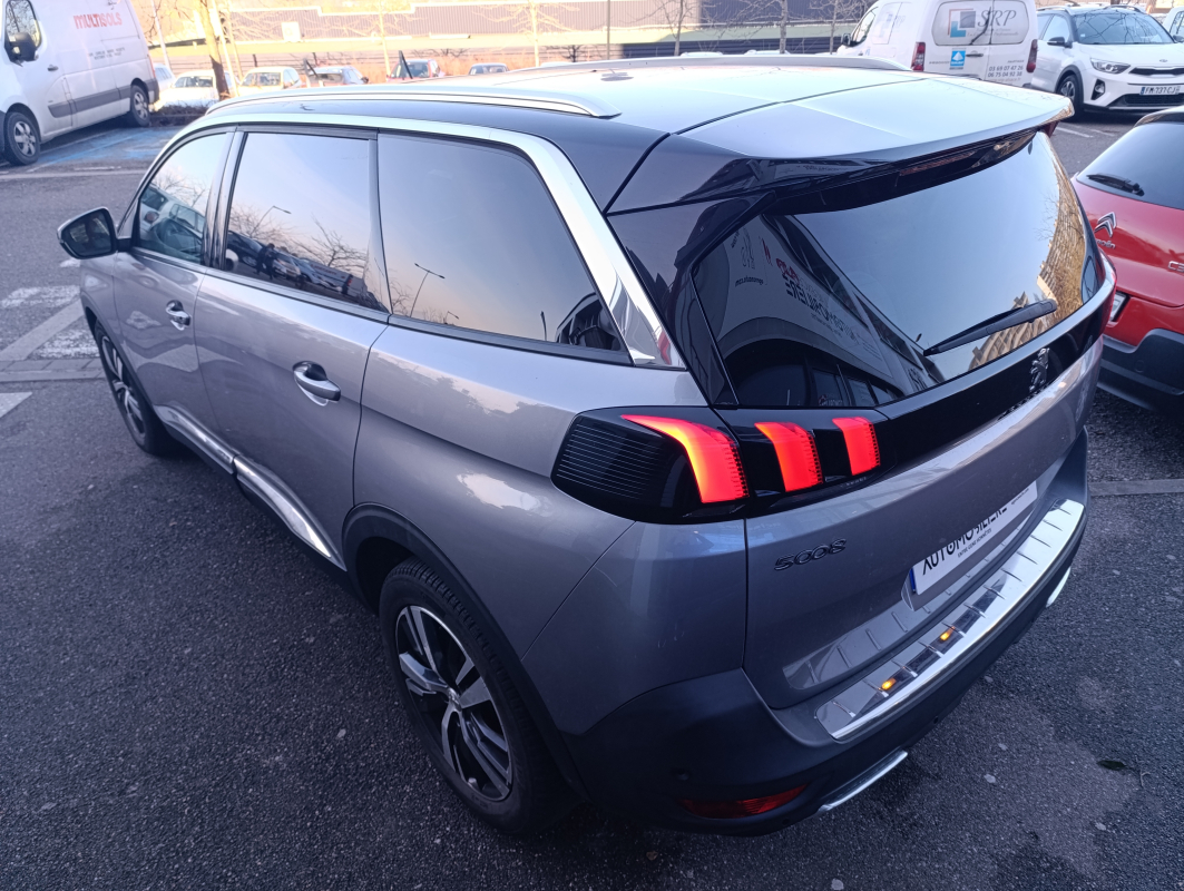Peugeot 5008 — 8