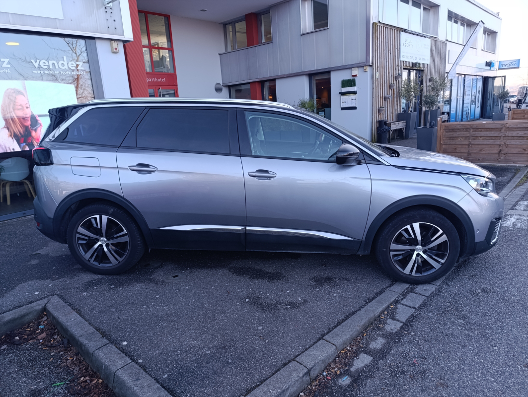 Peugeot 5008 — 9