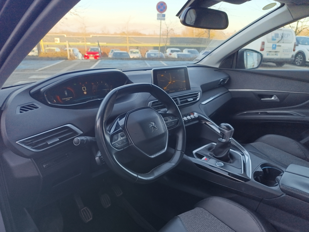 Peugeot 5008 — 23