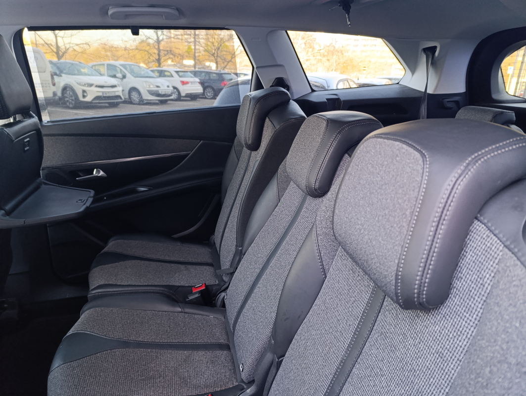 Peugeot 5008 — 18