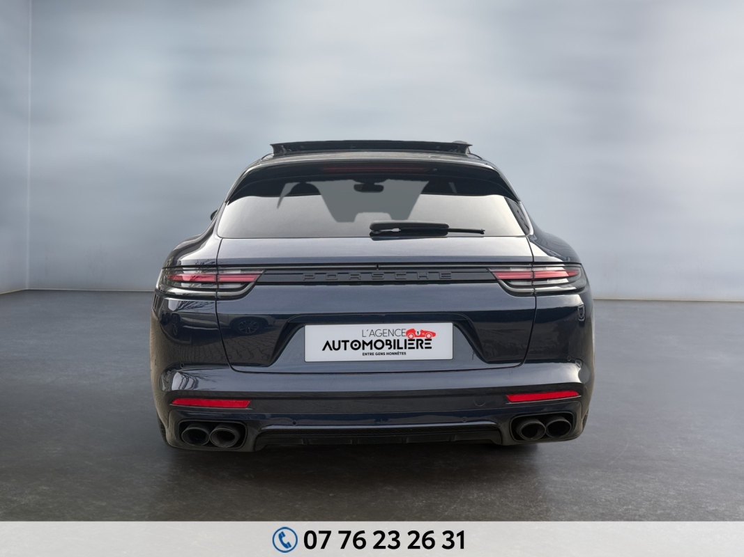 Porsche Panamera — 4