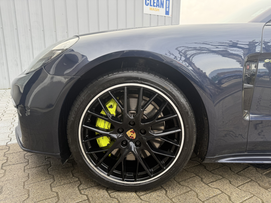 Porsche Panamera — 24