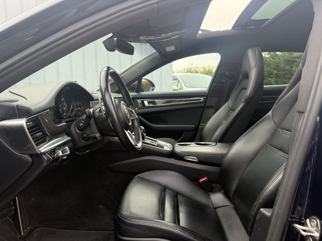 Porsche Panamera — 12