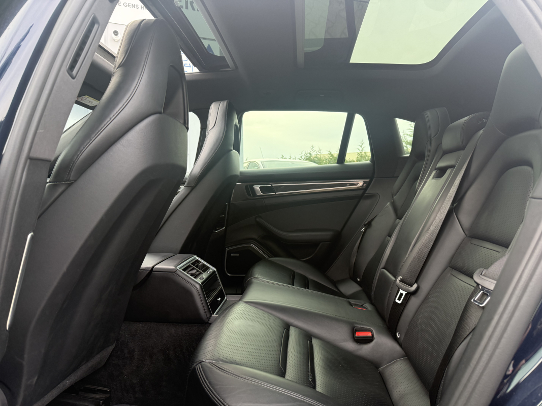 Porsche Panamera — 17