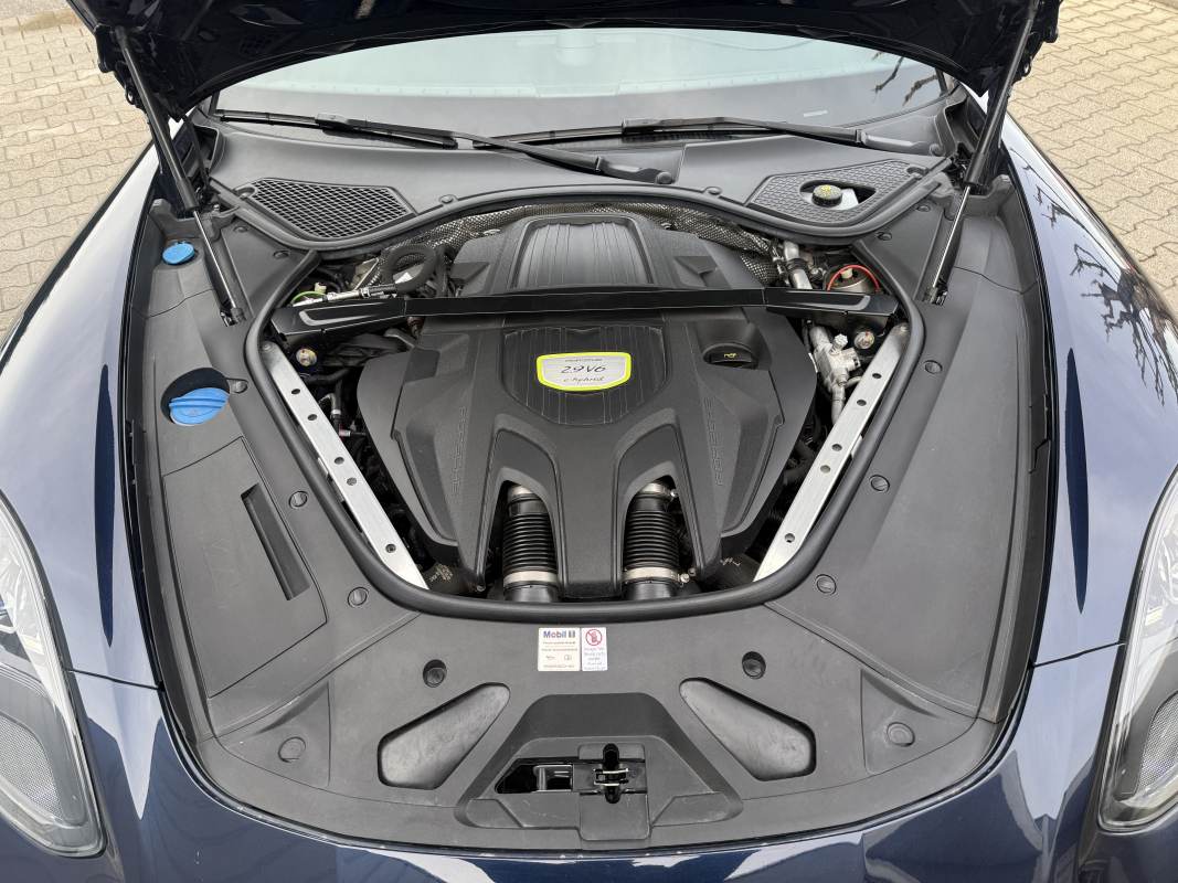 Porsche Panamera — 25