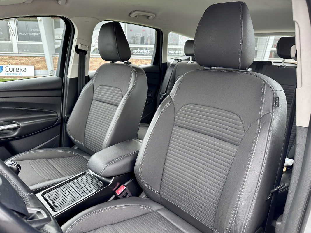 Ford Kuga — 11