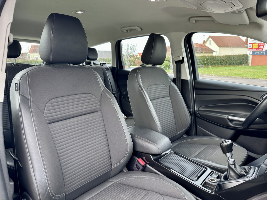 Ford Kuga — 13