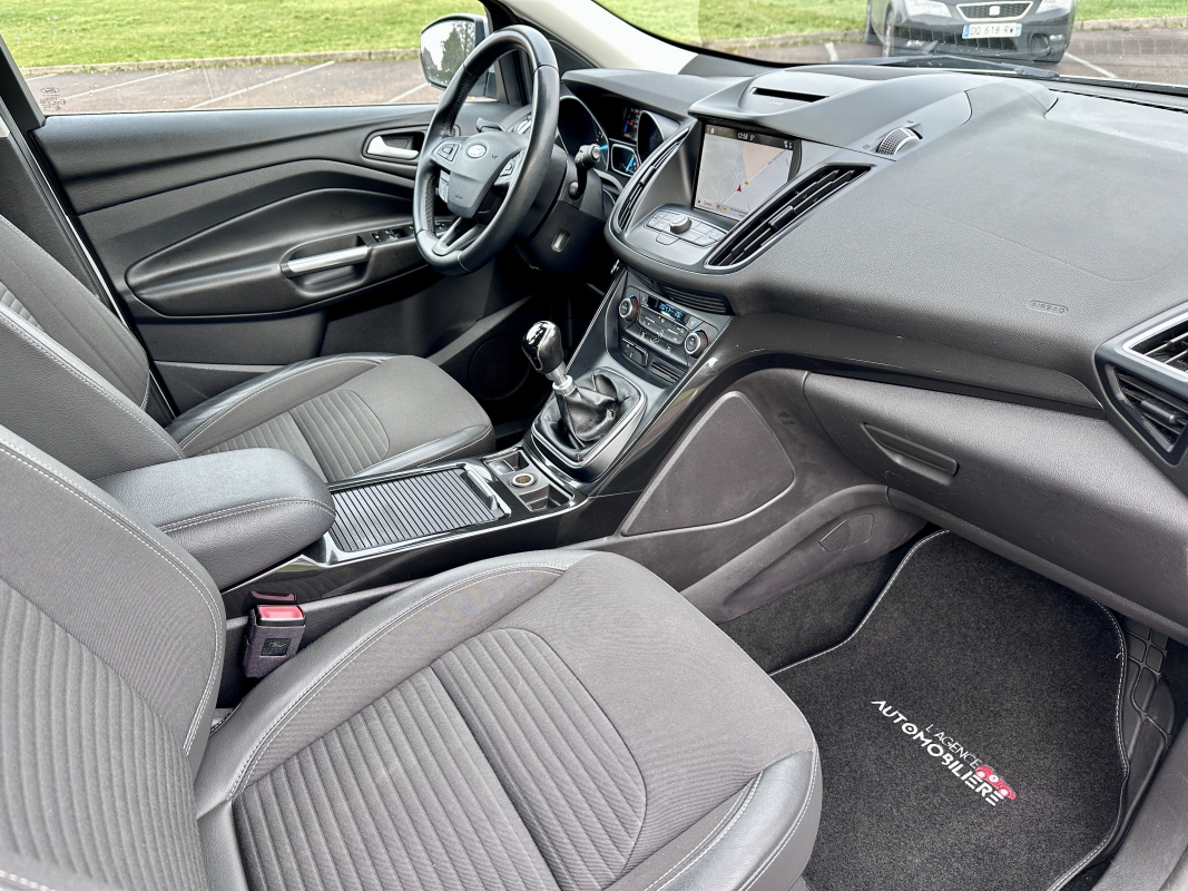Ford Kuga — 12