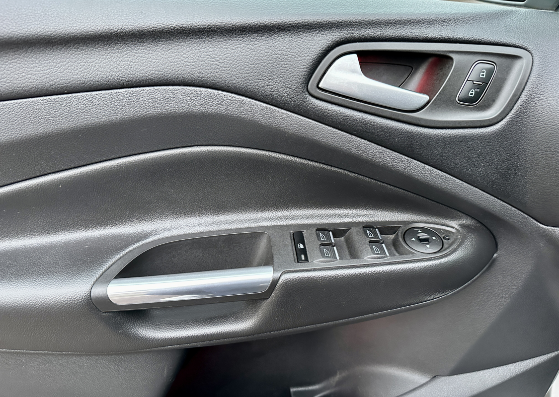 Ford Kuga — 24