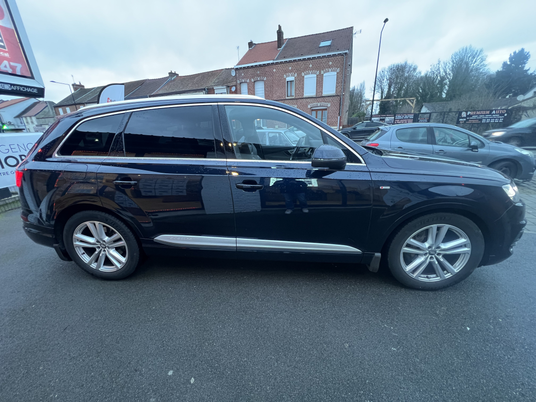 Audi Q7 — 7