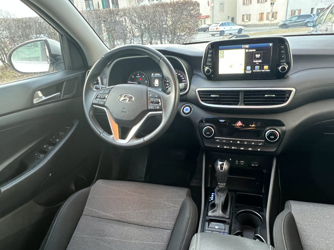 Hyundai Tucson — 16