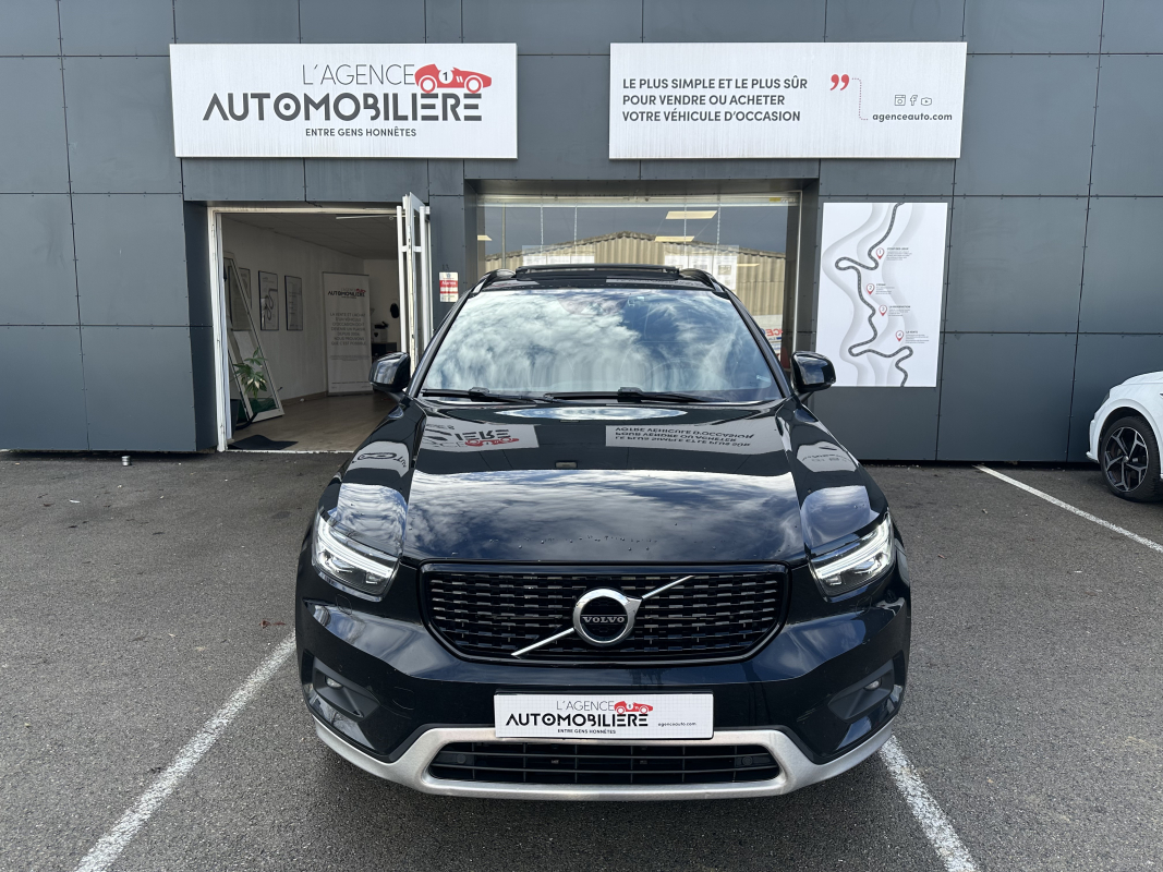 Volvo XC40 — 3