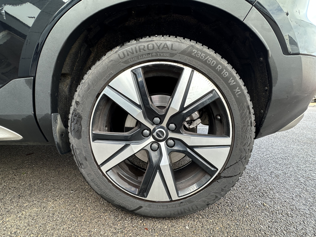 Volvo XC40 — 28