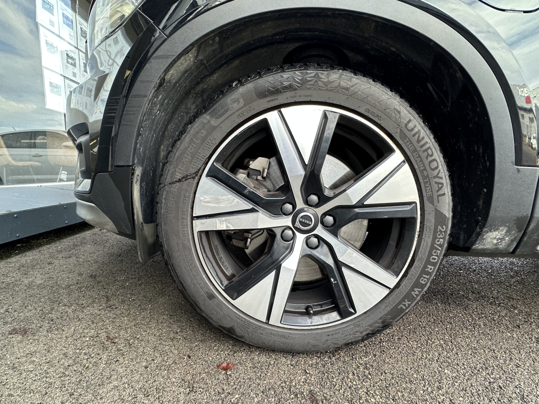 Volvo XC40 — 27