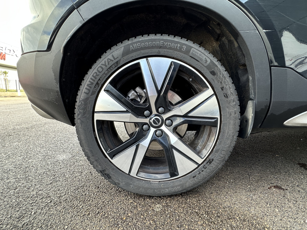 Volvo XC40 — 25