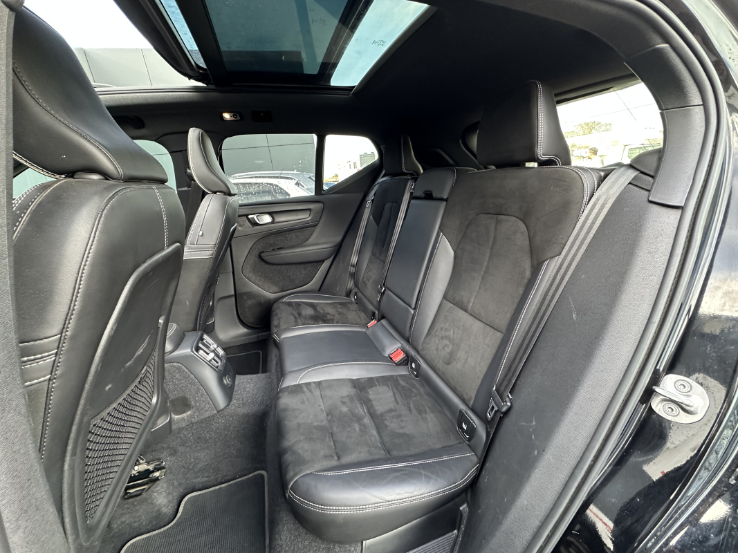 Volvo XC40 — 15