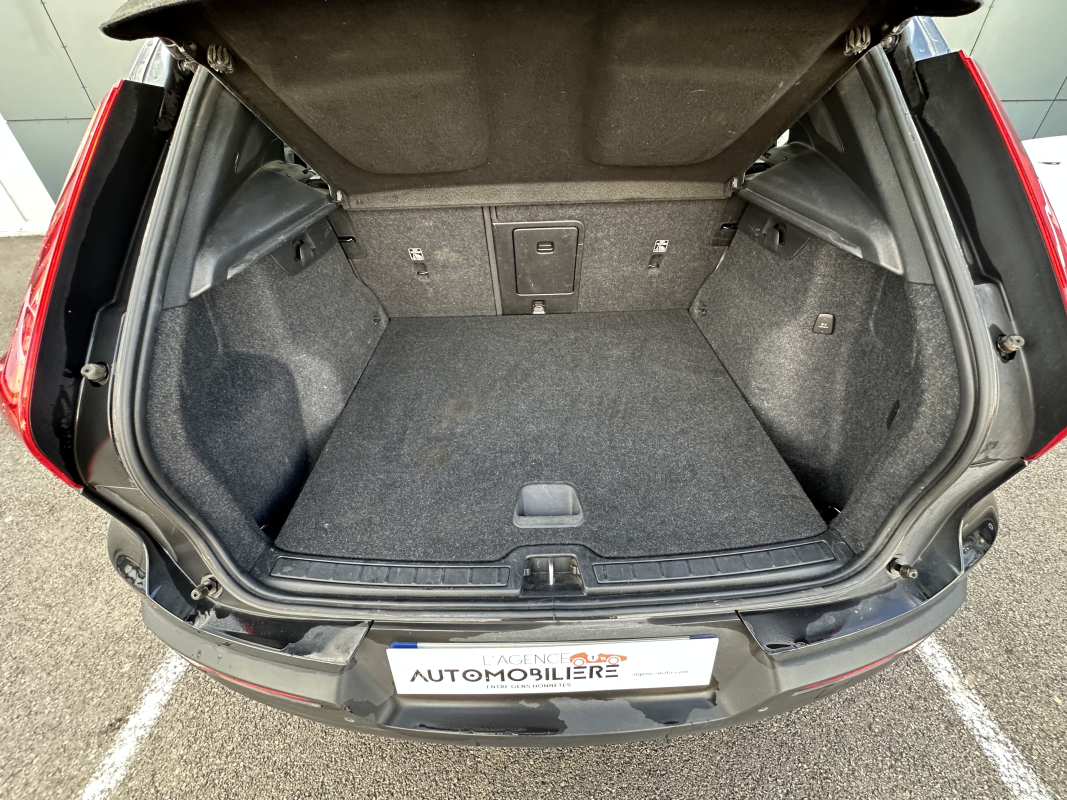 Volvo XC40 — 17