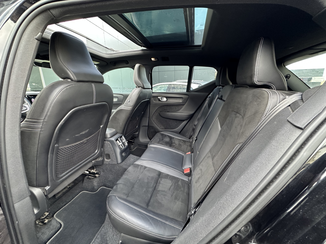 Volvo XC40 — 16