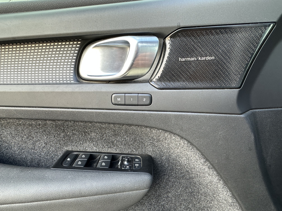 Volvo XC40 — 22