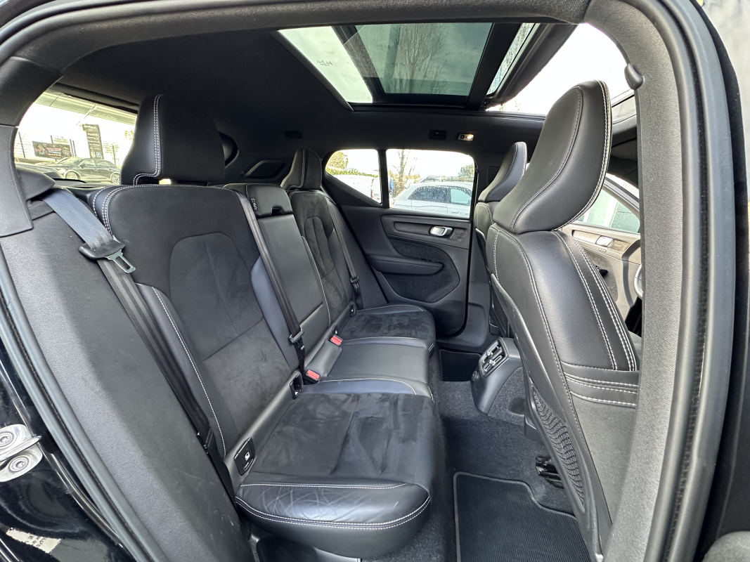 Volvo XC40 — 18