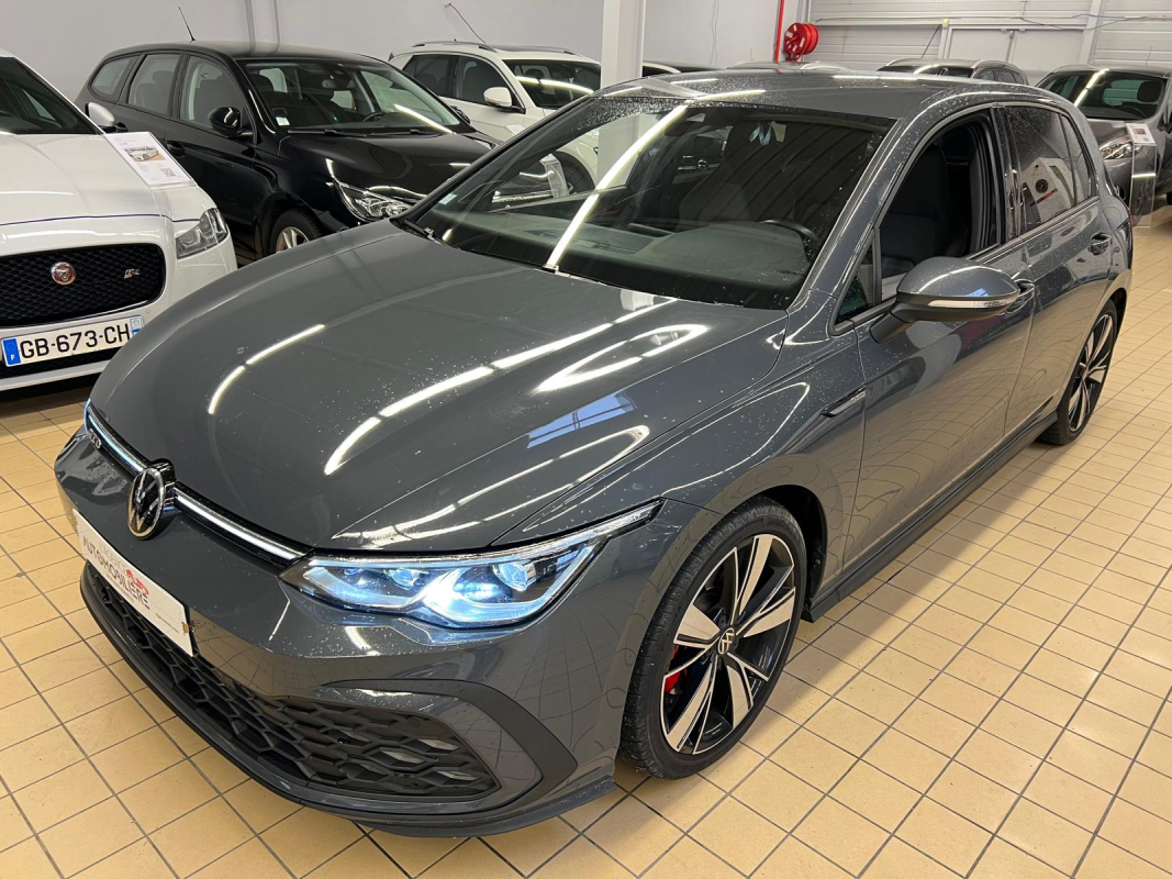 Volkswagen Golf — 3