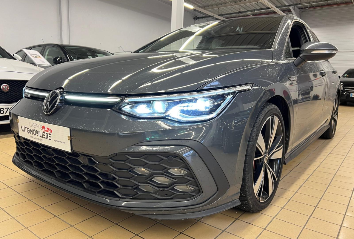 Volkswagen Golf — 5