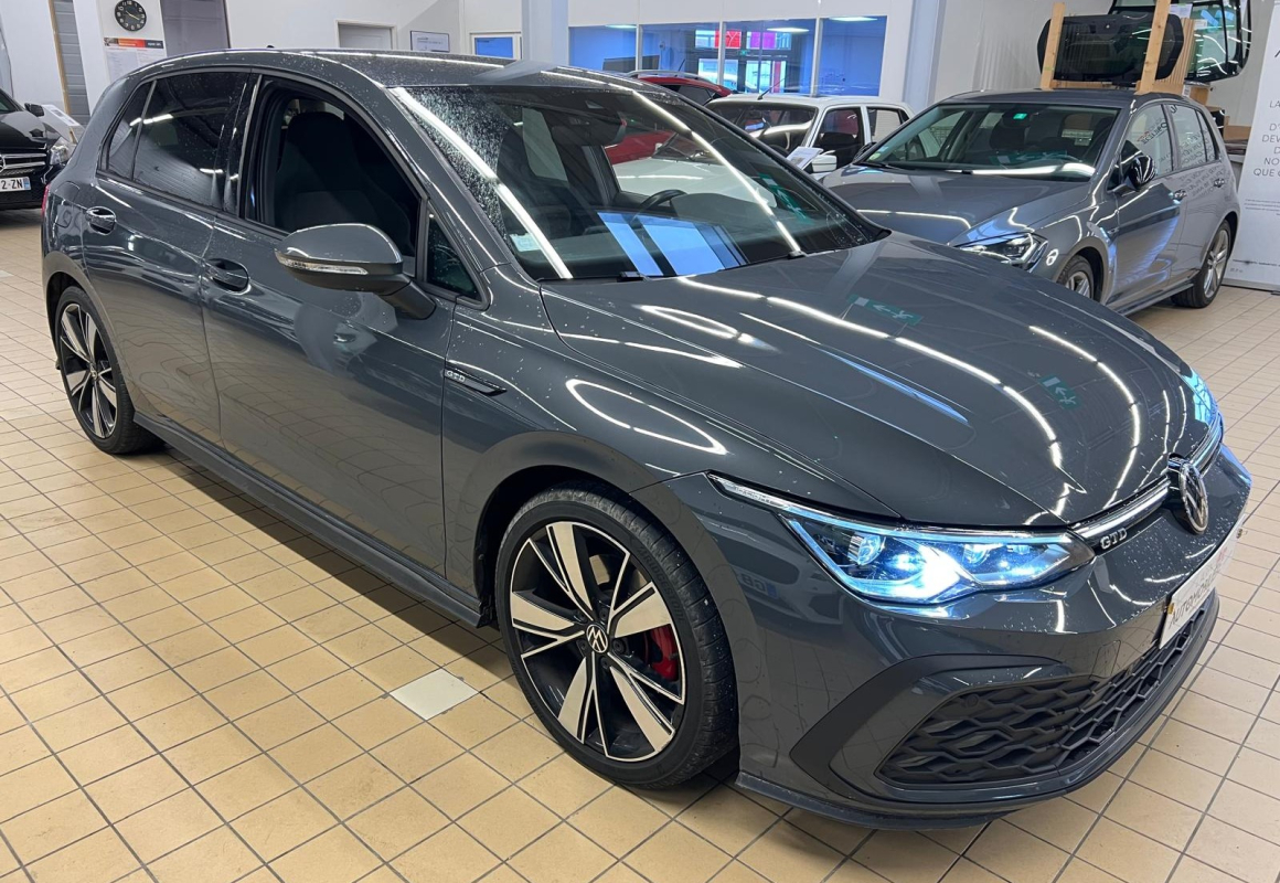 Volkswagen Golf — 7