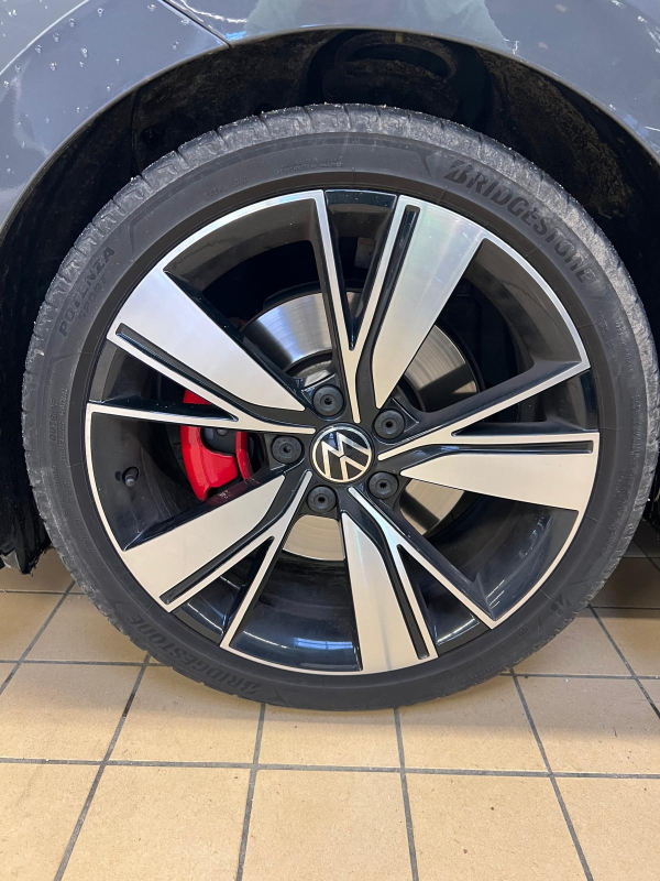 Volkswagen Golf — 37