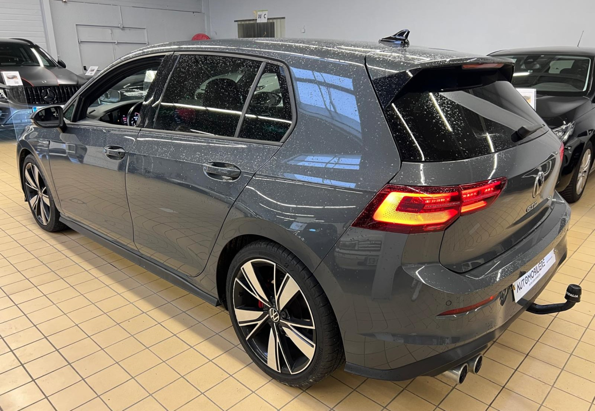 Volkswagen Golf — 10