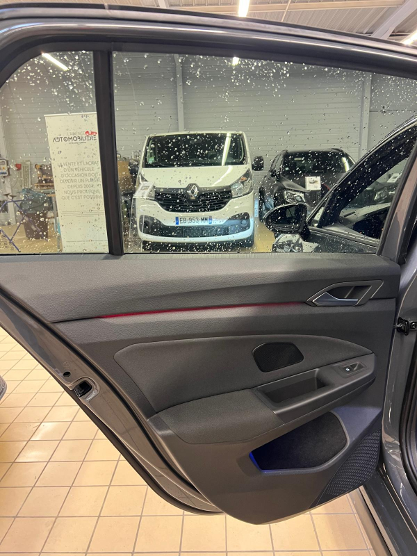 Volkswagen Golf — 32