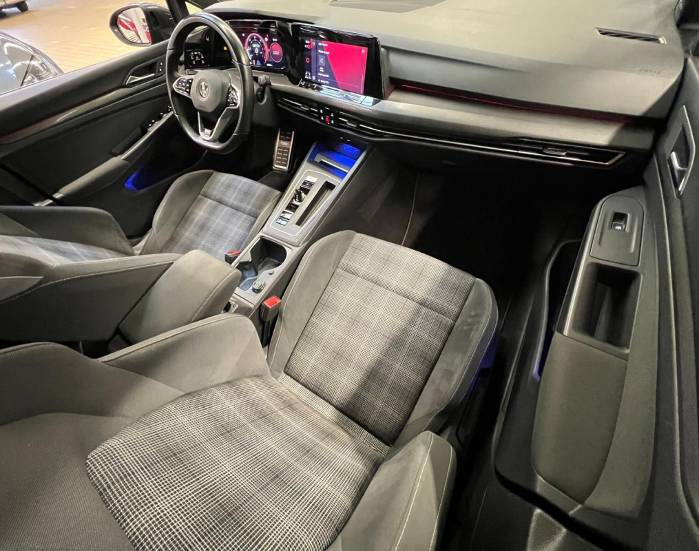 Volkswagen Golf — 26