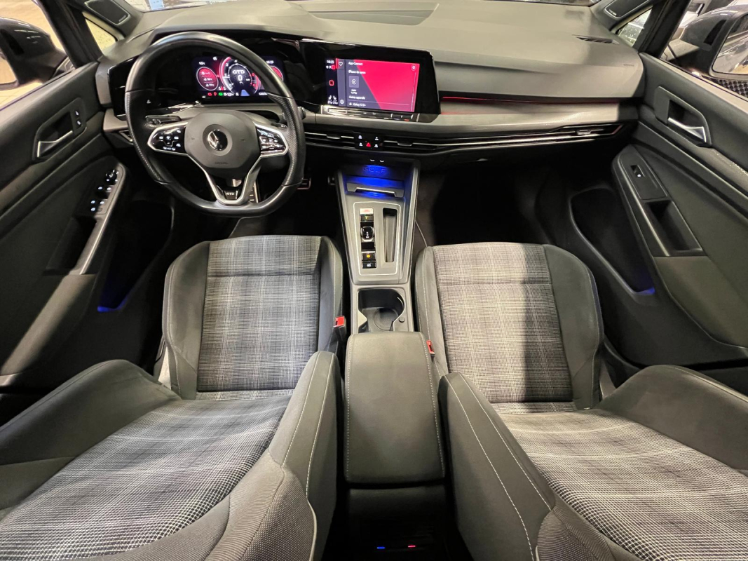 Volkswagen Golf — 16